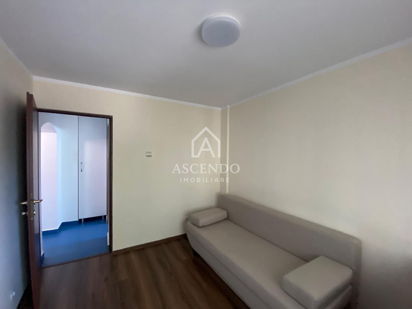 Apartament 4 camere | Etaj 1 | Bulevard principal | Alexandria - Poză 17
