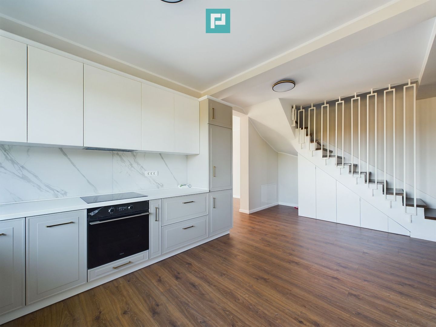 Duplex 1/2 în Moşniţa Nouă - Poză 1