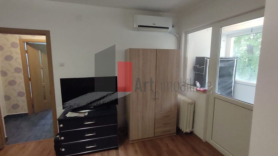 Închiriere apartament 2 camere Apărătorii Patriei - Poză 1
