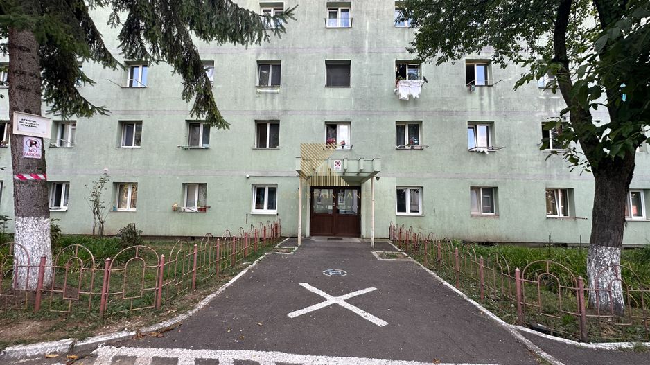 Camera cu baie, renovata complet, Str. Serii 2, prima inchiriere - Poză 10