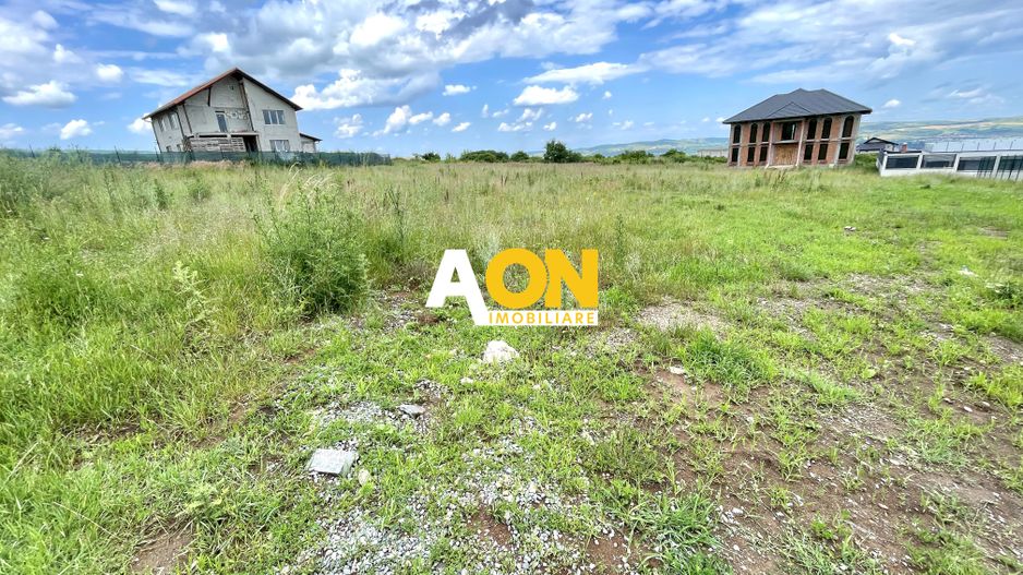 Teren cu autorizatie de construire, toate utilitatile, 685MP - Poză 1