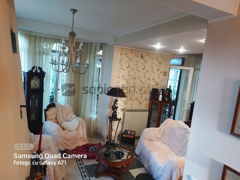 Casa lux cu 5 camere in Rontau - Poză 5