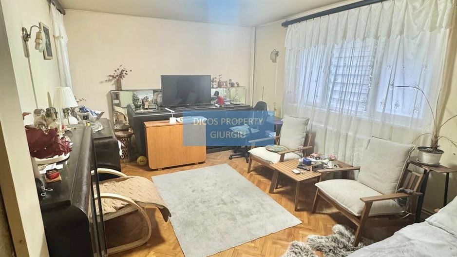 Apartament 3 camere -Centru - Poză 1