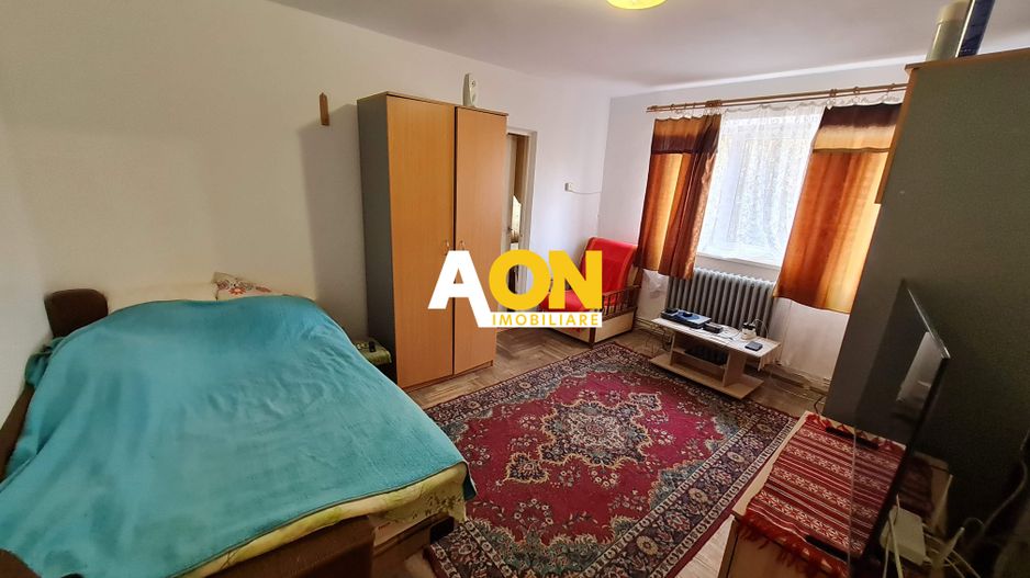 Apartament cu 1 Camera Semidecomandat, 34 mp, Etaj 3, Zona Cetate - Poză 2