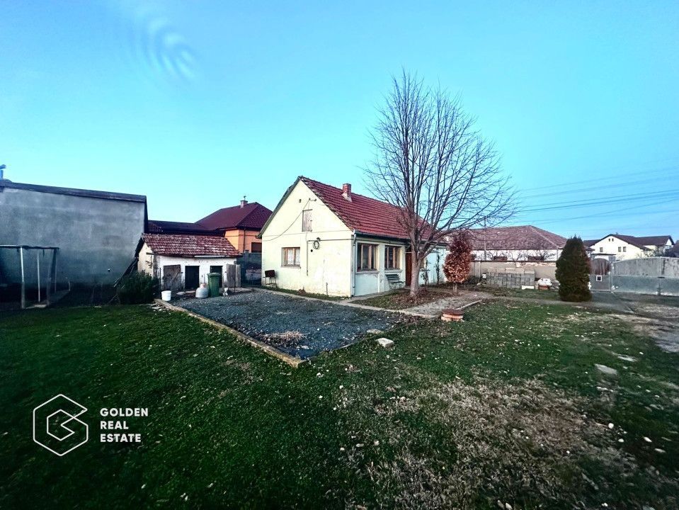 Teren 530 mp cu utilitati, constructie 3 camere cu centrala proprie,zona Poltura - Poză 1