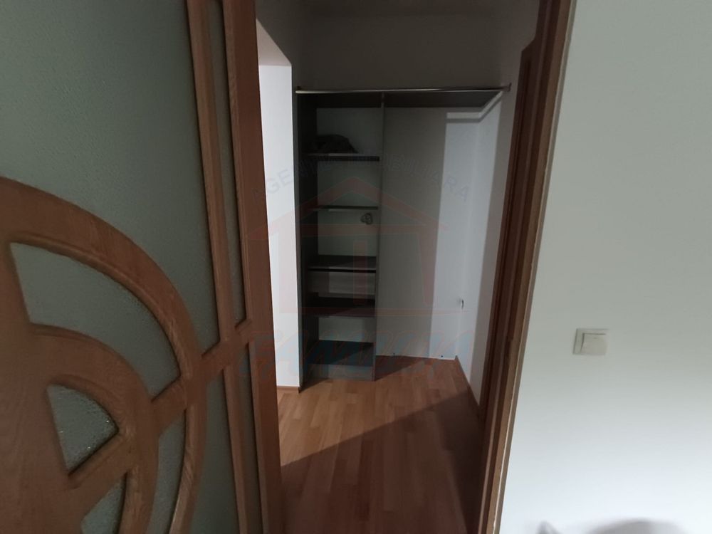 APARTAMENT CU 3 CAMERE DE VÂNZARE | MICRO 17 - Poză 3
