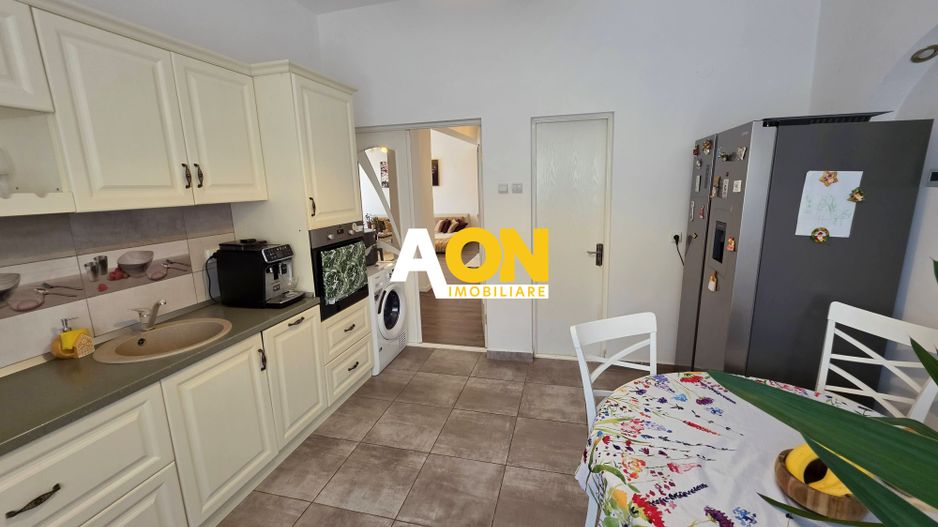 1/2 Duplex mobilat, utilat, 3 camere, 323 mp teren, Cetate, zona Schit - Poză 11