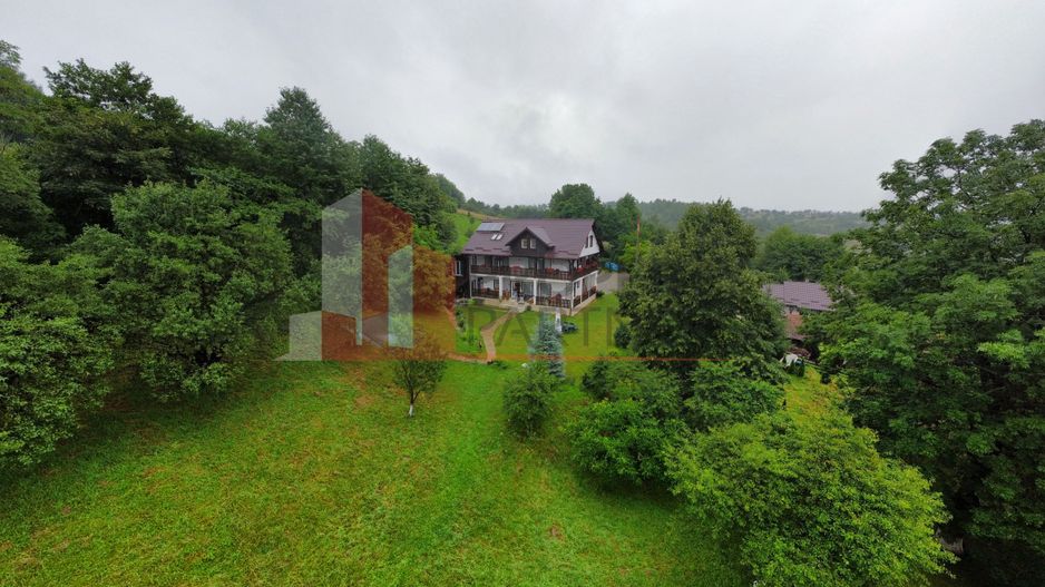 Vilă 340 mp Bran | Teren 5500 mp | 6 dormitoare cu băi proprii - Poză 40