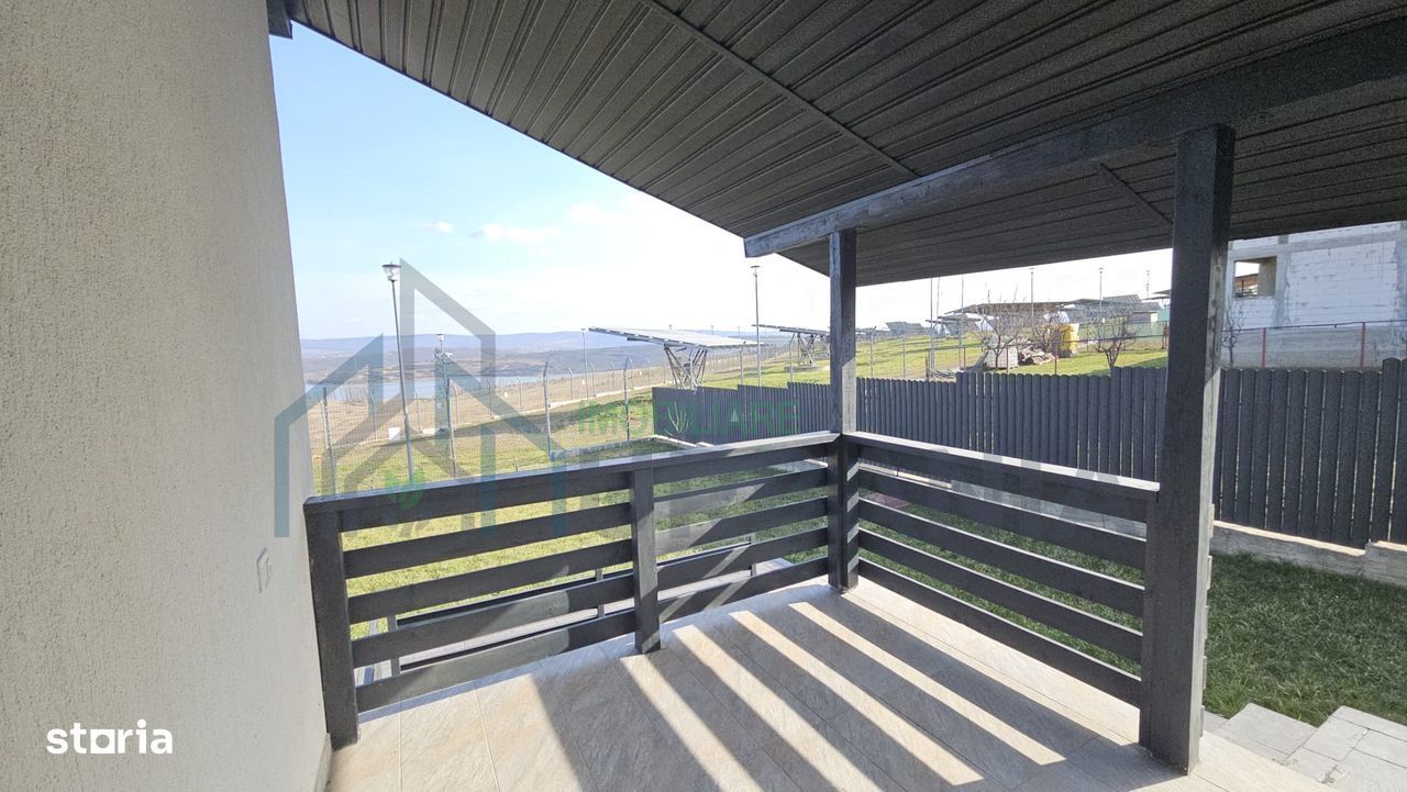 Casă modernă P+M cu vedere panoramică spre lac, Ciurbești, Miroslava - Poză 9