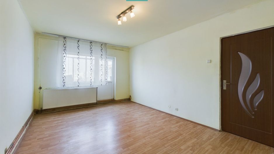 Apartament 3 camere,  zona Alfa - Poză 1