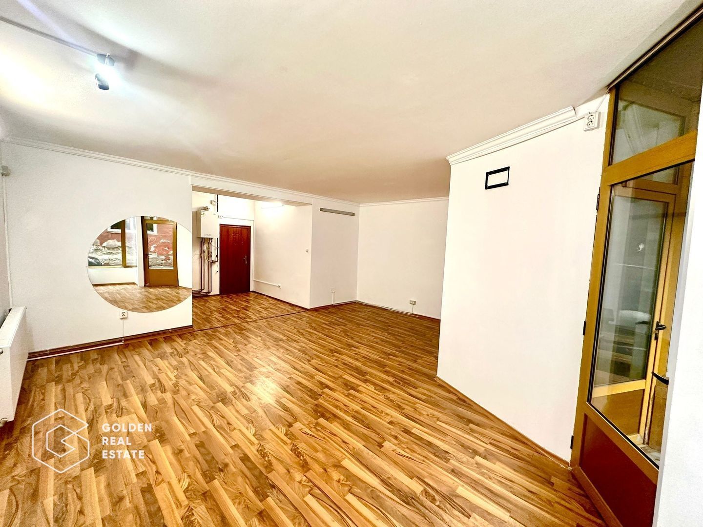 Spatiu comercial central, parter, 75 mp, centrala termica - Poză 1