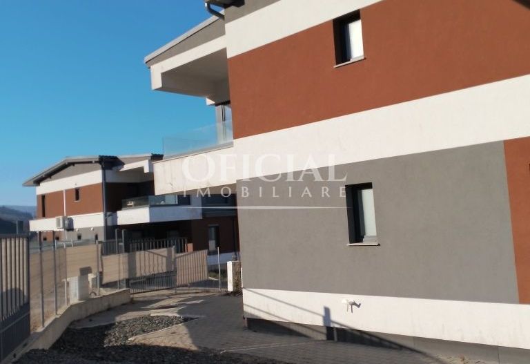 Casa tip duplex | 2 Parcari | Magnoliei | Floresti - Poză 1