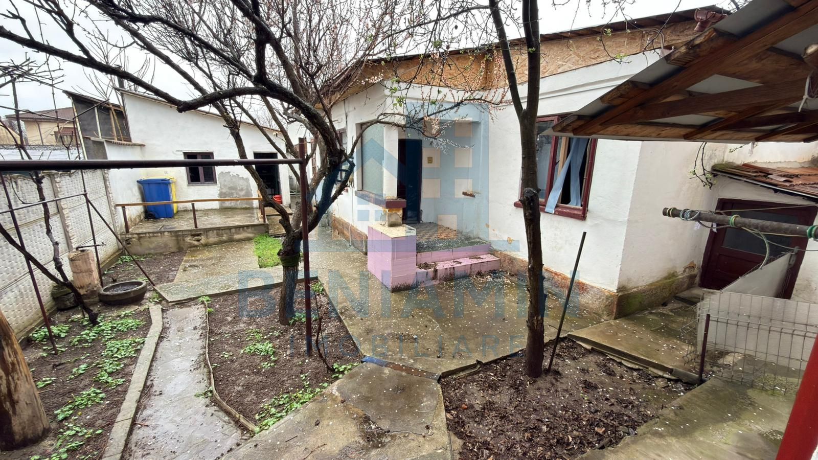 Vila-in-zona-Parcului-Nicolae-Romanescu-curte-mare-doua-constructii - Poză 1