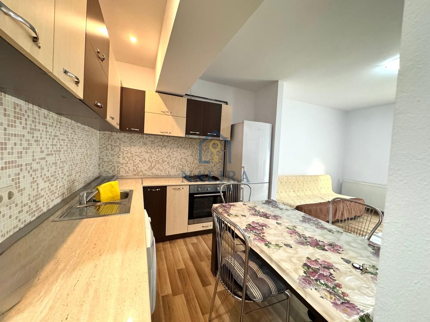 Chirie apartament  central -2 camere  Victoriei (zona Penny) bloc nou - Poză 1