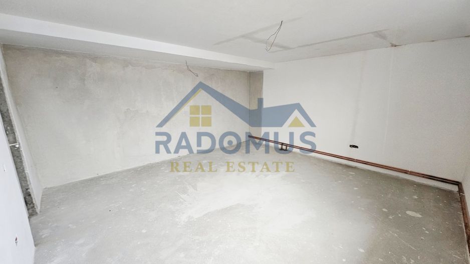 Vila Tătărani - 280 mp utili - 500 mp Teren - 8 Camere + 4 Băi - Poză 16