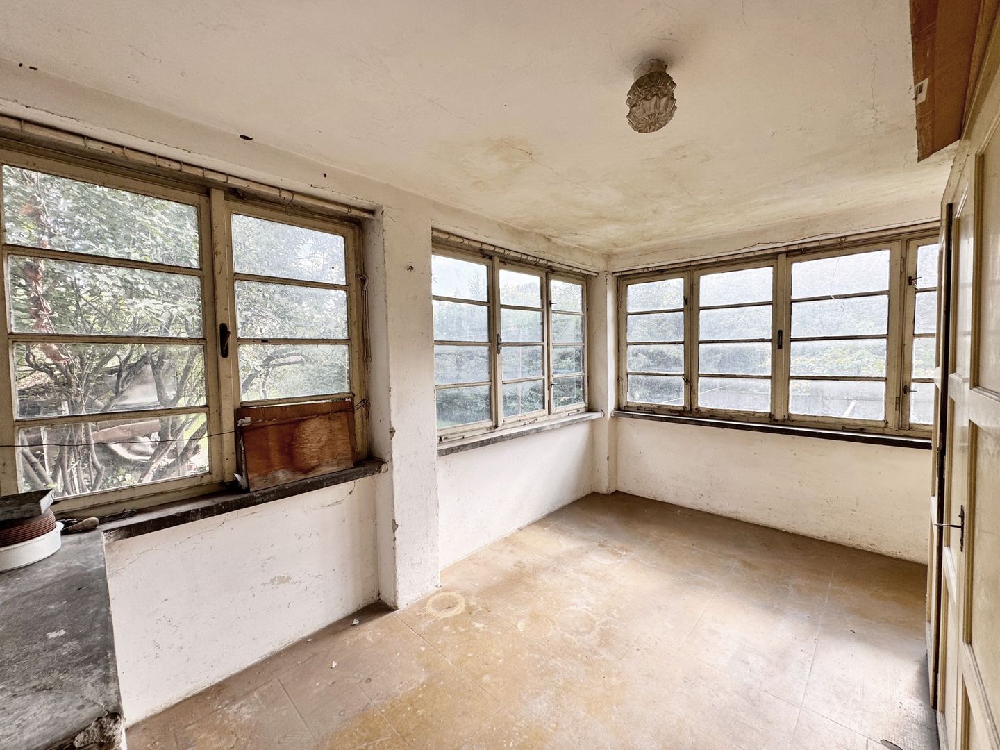 Proprietate REZERVATĂ! Casă din centru în Arad. - Poză 7