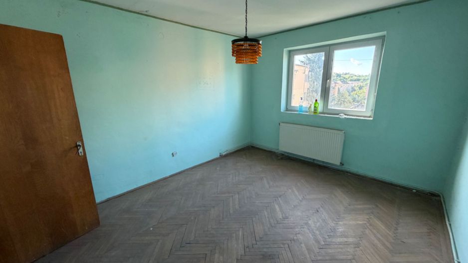 Apartament 3 camere, decomandat - Cugir - Poză 1