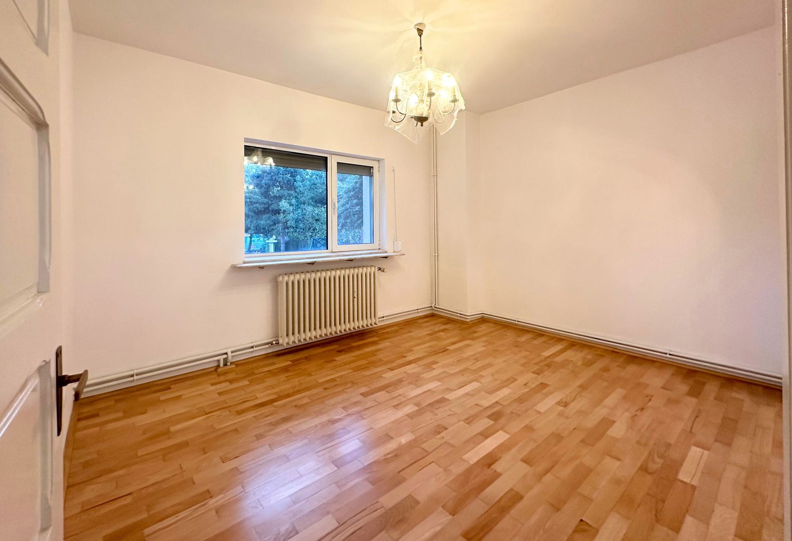 Oferim spre închiriere o proprietate de excepție zona Sisesti - Poză 10