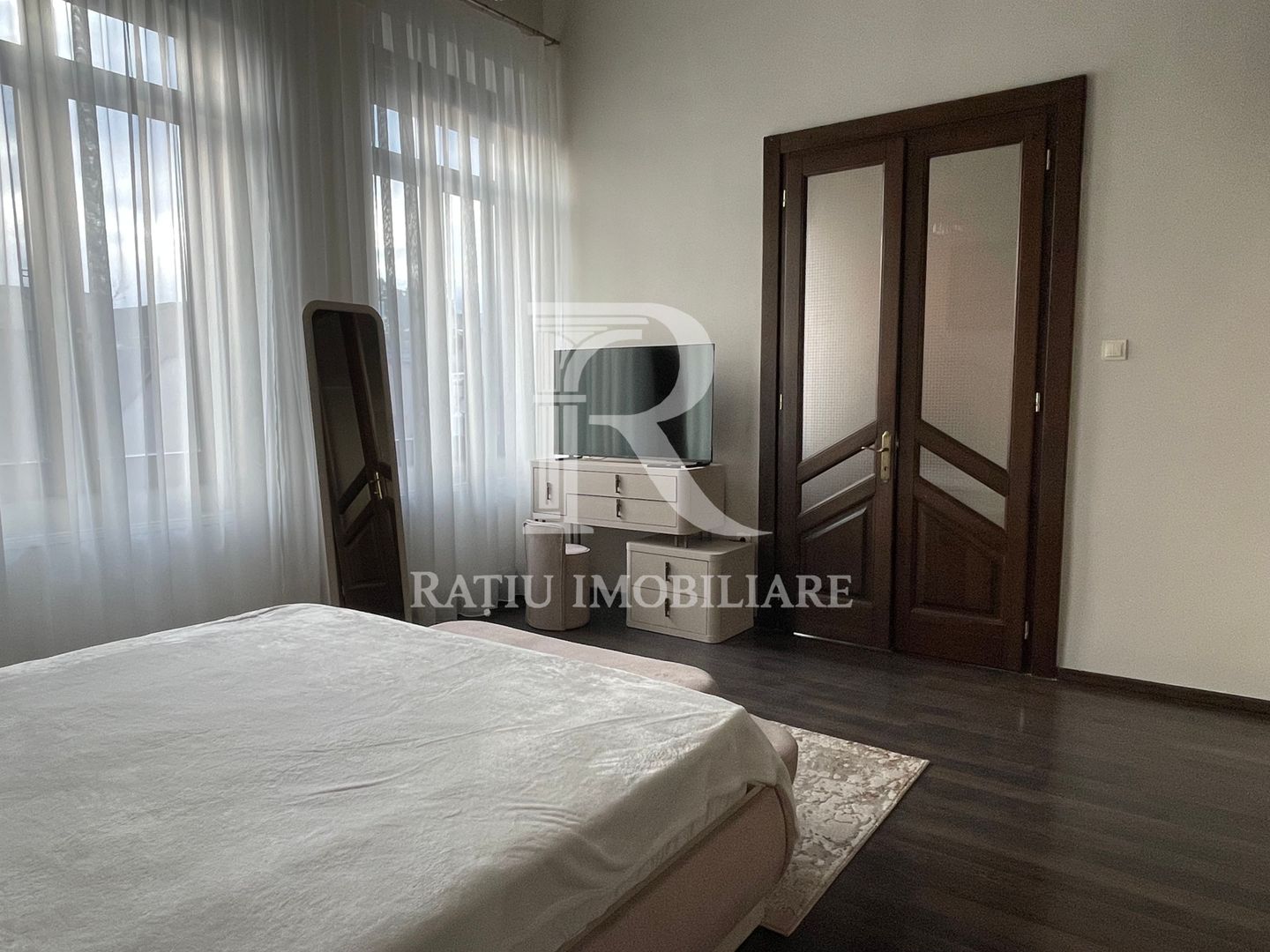 Proprietate Exclusivistă | Apartament la Casă | Ultracentral | Oradea - Poză 4