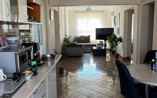 Apartament de vanzare Satu Mare, Micro 16, 4 camere. - Poză 1
