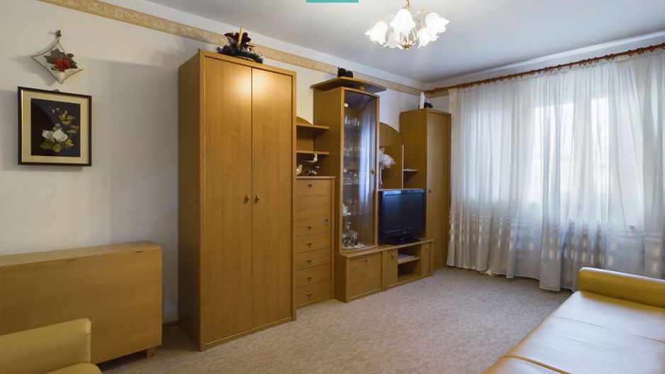 Apartament cu 3 camere pe Aleea Tomis - Poză 3