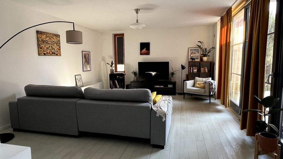 Locuinta spatioasa in triplex - Poză 30