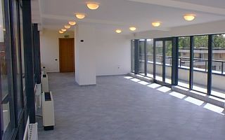 Cladire de birouri  Str. Polona - Str. Mihai Eminescu - Poză 2