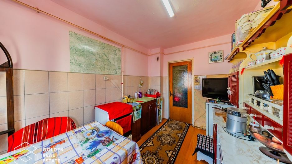 Apartament 4 camere, total decomandat, zona Miorita - Poză 7