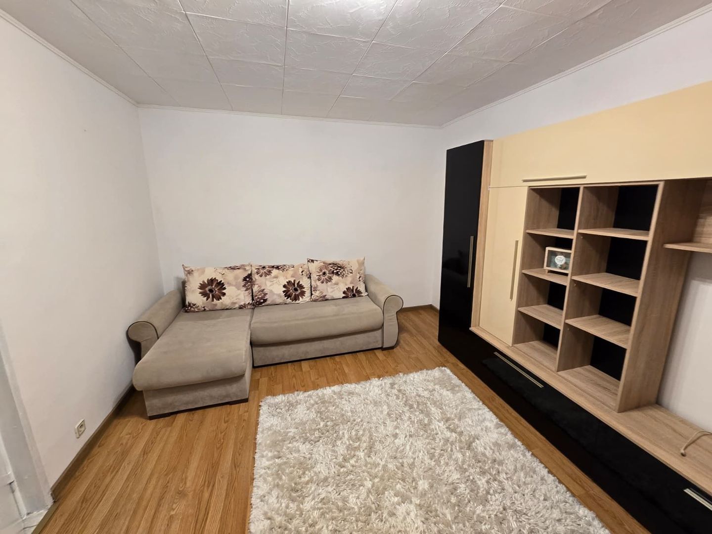 AP. 2 CAMERE MILITARI, CENTRALA, BUCATARIE INCHISA, METROU 5 MINUTE - Poză 1