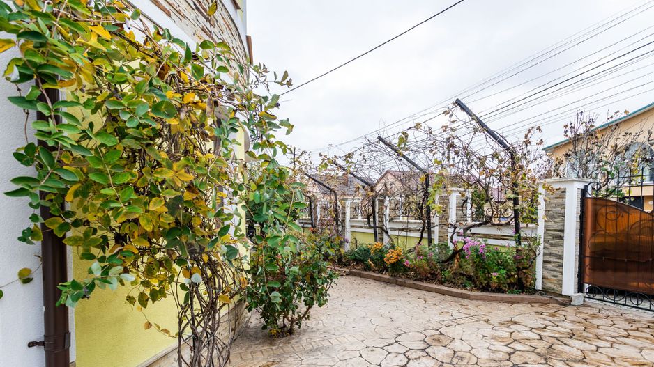 Vânzare, casă, 2 nivele, 6 camere, strada Luceafărul, Ciorescu - Poză 11