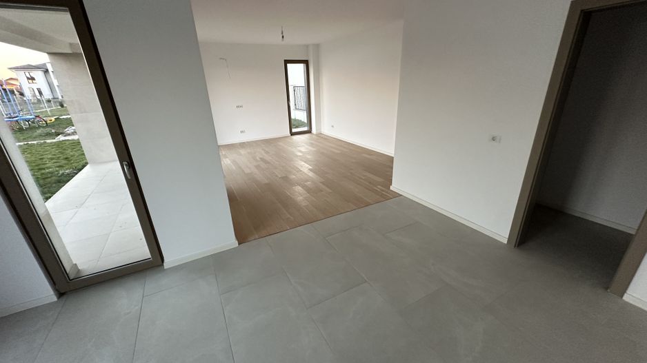 Casa cu 4 camere - Dumbravita - Poză 11