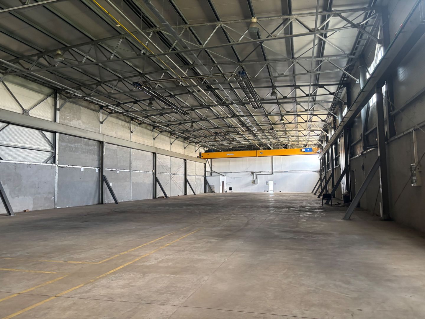 Depozit cu showroom de inchiriat de 1600 mp - Poză 14