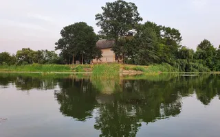 Casă și teren mare, cu ieșire la lac, lângă Mănăstirea Rebegești Crevedia - Poză 18