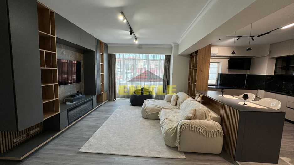 De vânzare – Apartament 4 camere, 102 mp, zona Bazar - Poză 1