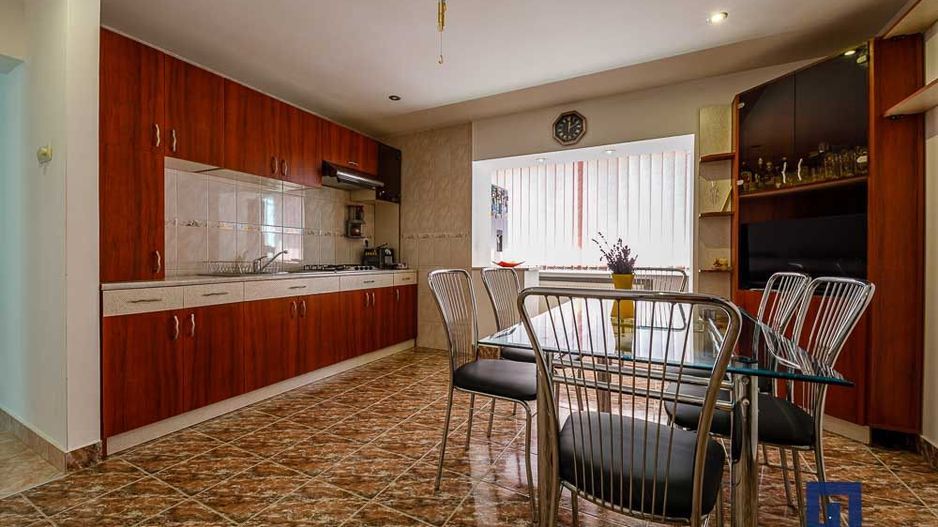 Apartament cu priveliste, 4 cam, decomandat – Zona Lipovei - Poză 12
