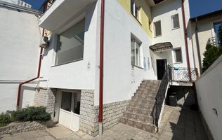 Casă multifuncțională | 330 mp + curte 220 mp