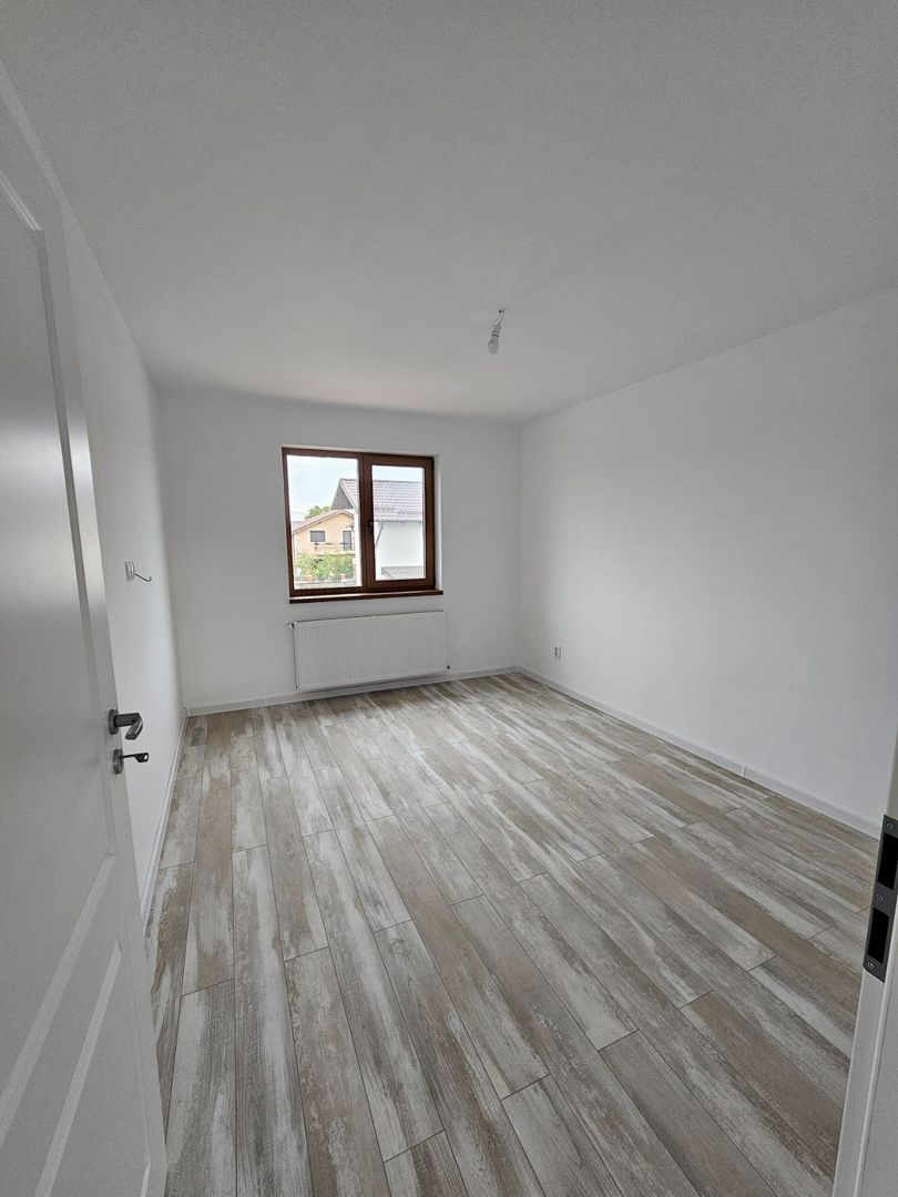 Casă Independentă curte Generoasă și Liniște finisaje de calitate - Poză 9