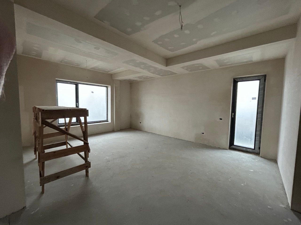 Casă P+1, 315 m² utili | Teren 1.530 m² | Pe malul lacului Ostratu - Poză 12
