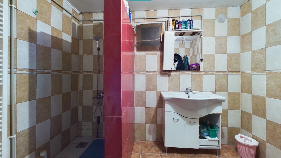 Apartament cu 2 camere la curte comună, Pârneava - Poză 10