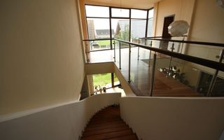 Vilă cu design și dotări deosebite de vânzare - Poză 6