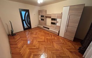 Apartament 3 camere, decomandat - zona Cetate