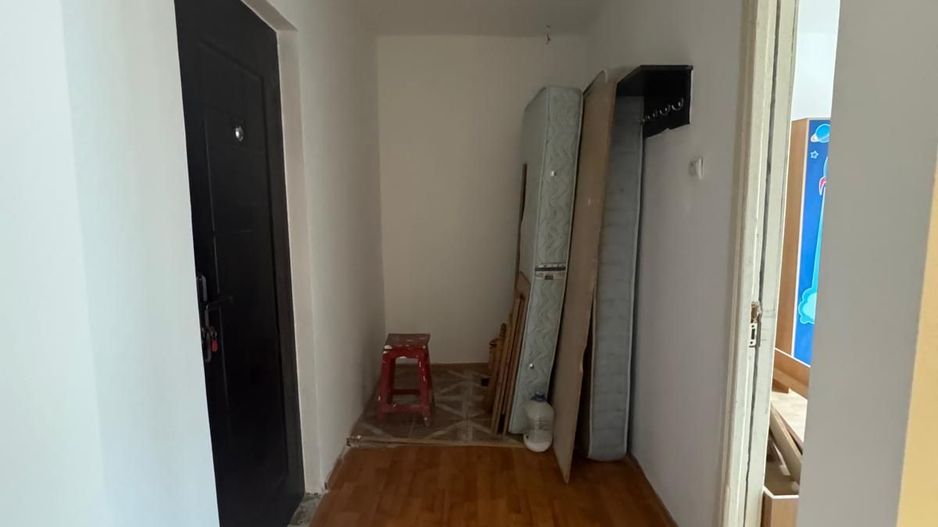Apartament 3 camere de vânzare – Tineretului, zona Biserică - Poză 2
