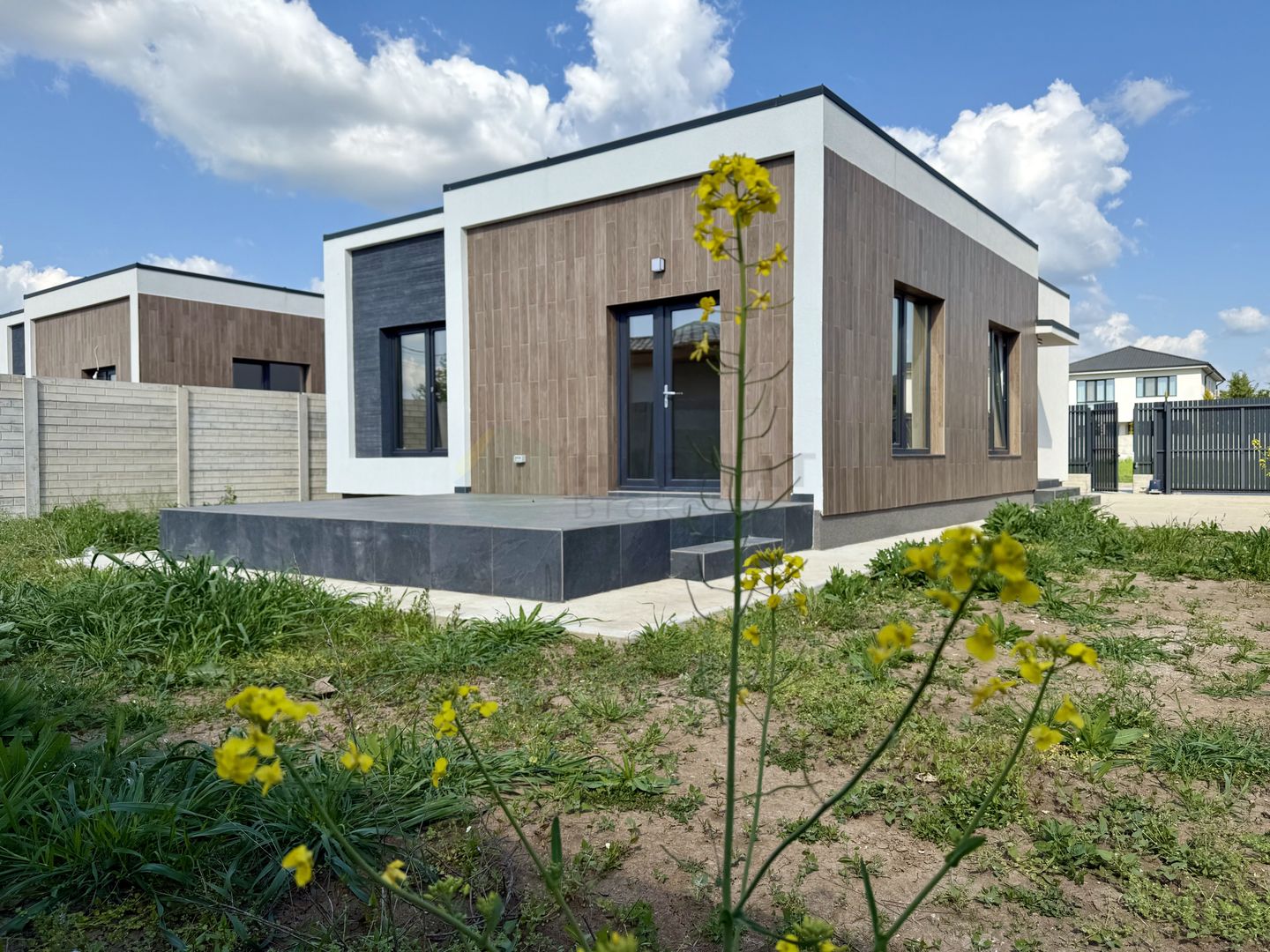 Casa individuala 4 camere Tunari-Lacul Pasarea - Poză 1