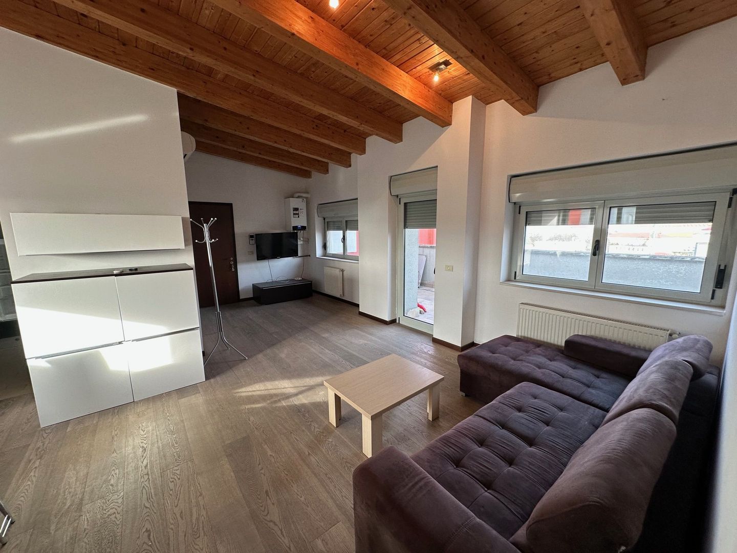 Apartament 3 camere cu terasa de 38 mp - Poză 1