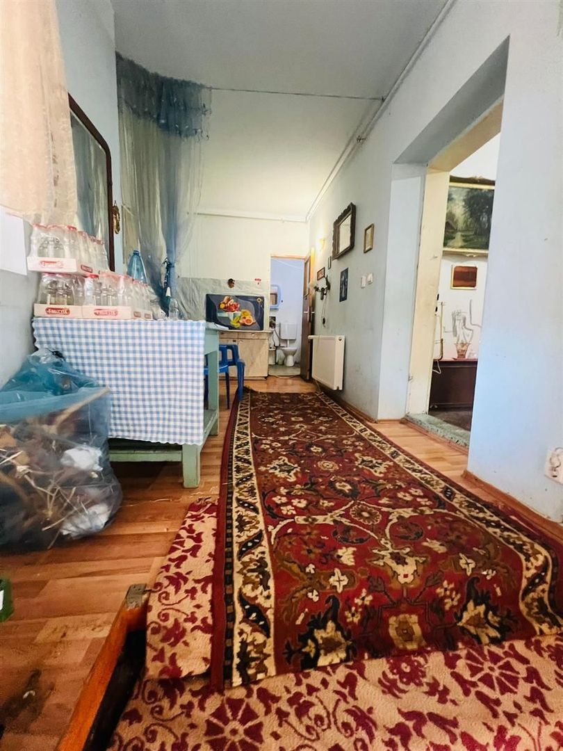 Apartament cu 2 camere la casa zona centrala - Poză 4