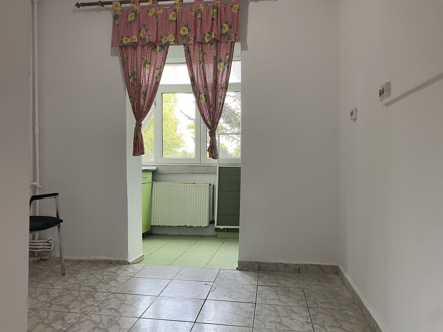 Micro 3, etajul 1! Vanzare apartament cu 3 camere, decomandat - Poză 8