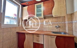 Apartament de vânzare cu 3 camere în zona Velența, Oradea - Poză 5
