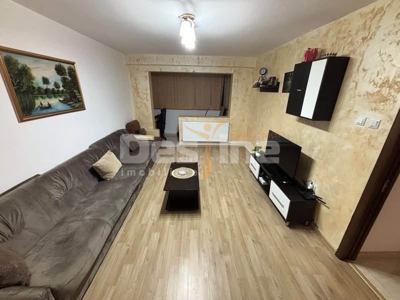 Apartament cu 3 camere de închiriat, zona Tomis Nord, Constanța - Poză 1