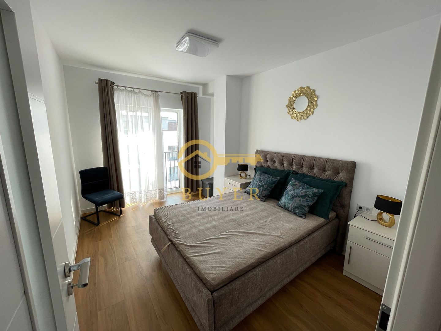 Apartament cu 2 cam si balcon complet mobilat si utilat- lift si boxa - Poză 11