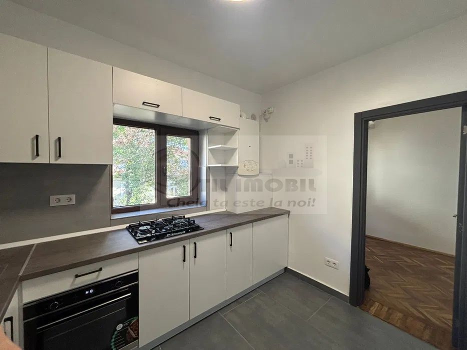 Apartament 3 camere UMF -CENTRU -699 EURO - Poză 1